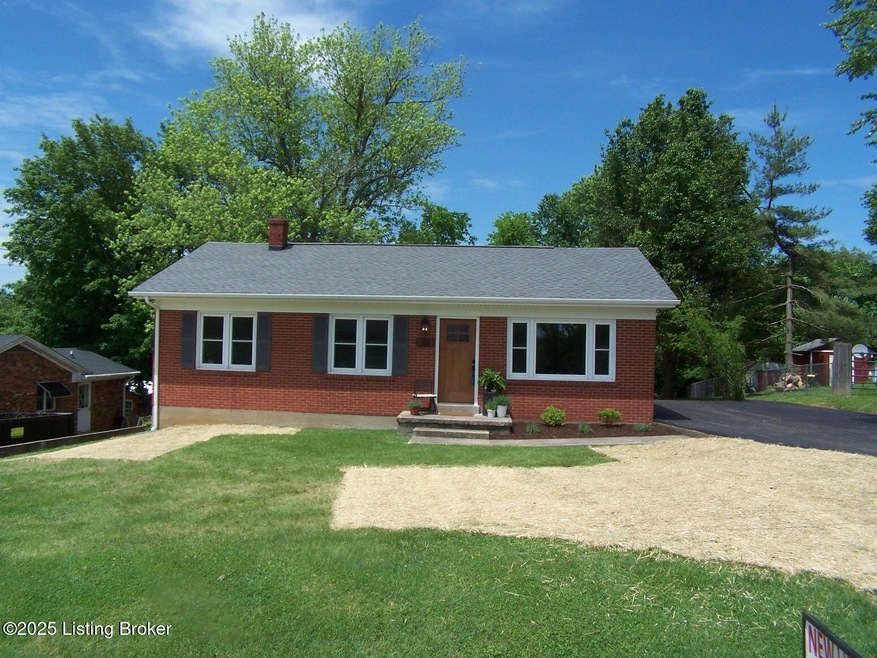 132 Goodloe Ave, Bloomfield, KY 40008 - photo 1