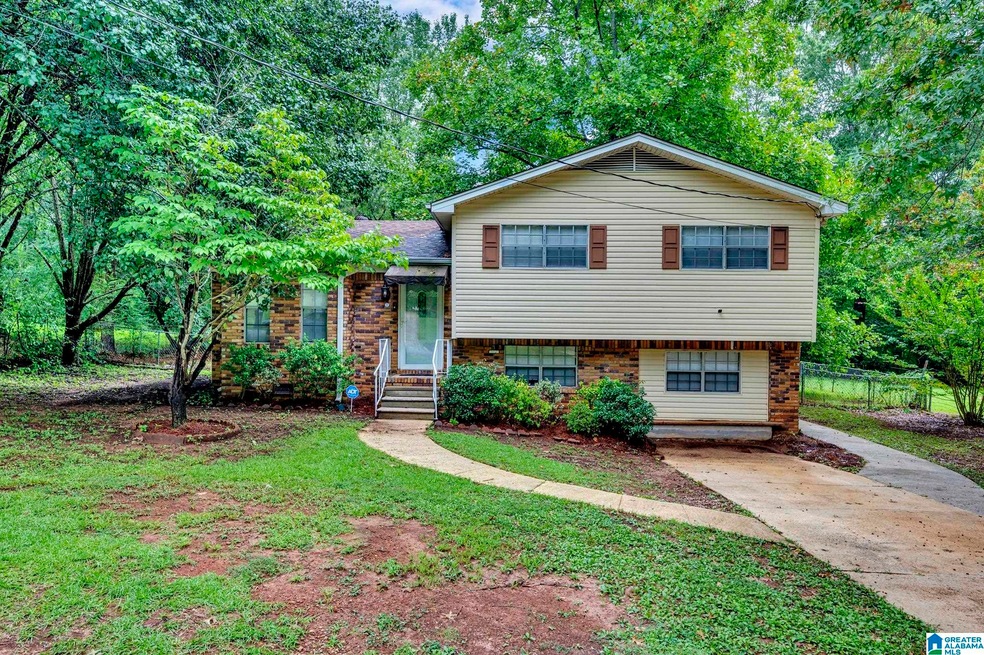 2217 Cynthia Dr, Birmingham, AL 35215 - photo 1