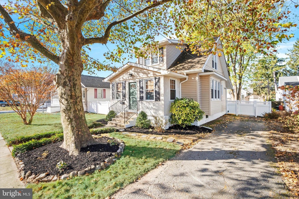 102 Glenside Ave, Newport, DE 19804 - photo 1