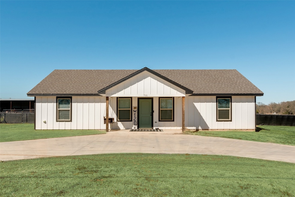 711 801c, Cleburne, TX 76031 - photo 1