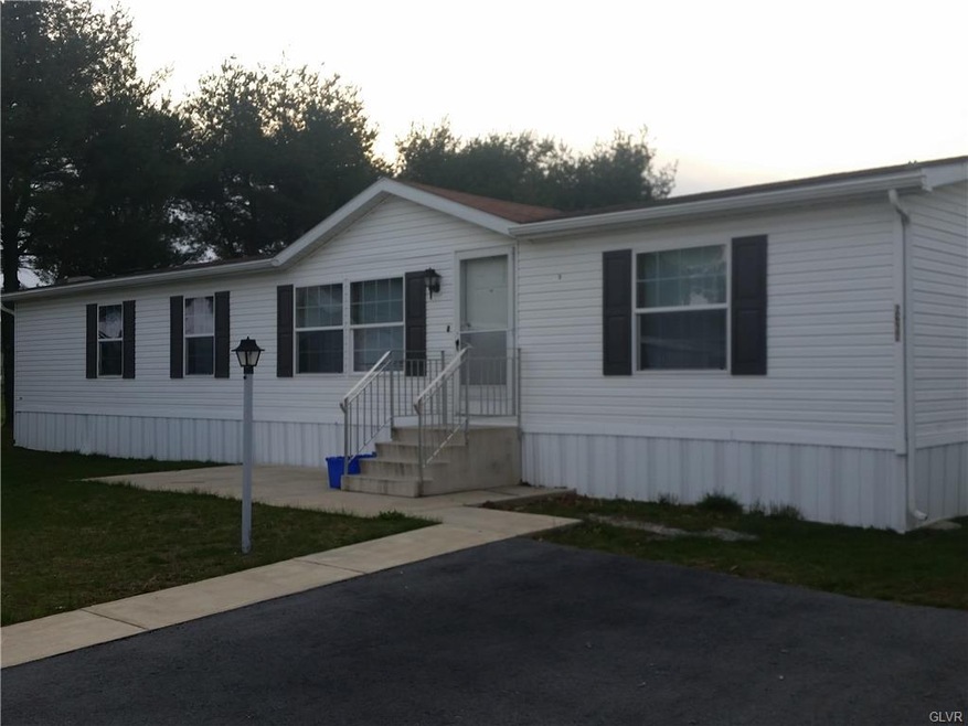 6268 Kaylor Ct, Slatington, PA 18080 - photo 1