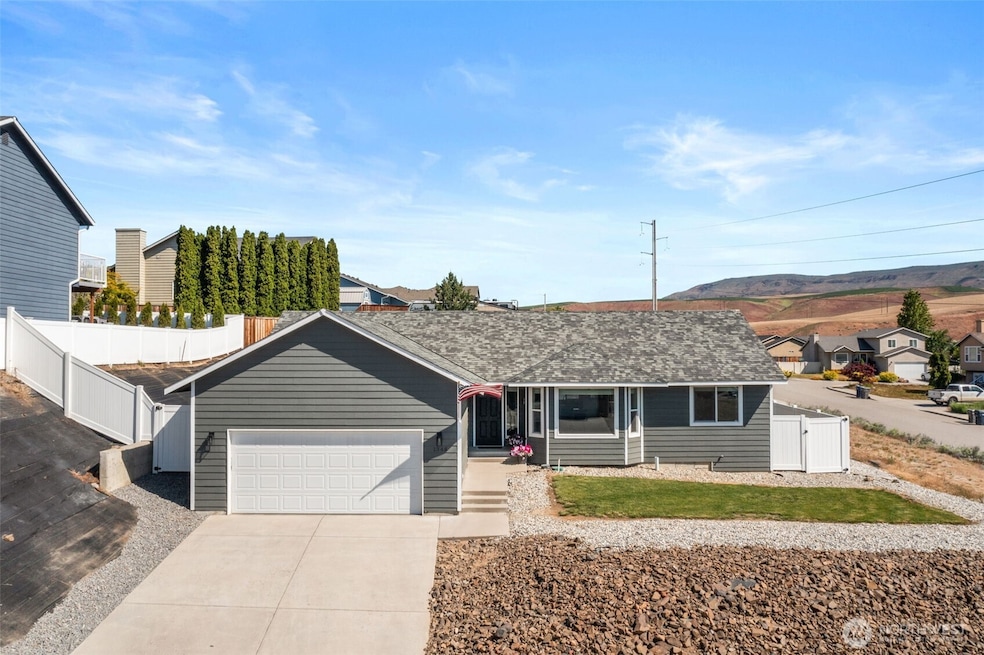 For Sale $469,900 • Co-Listing Agent