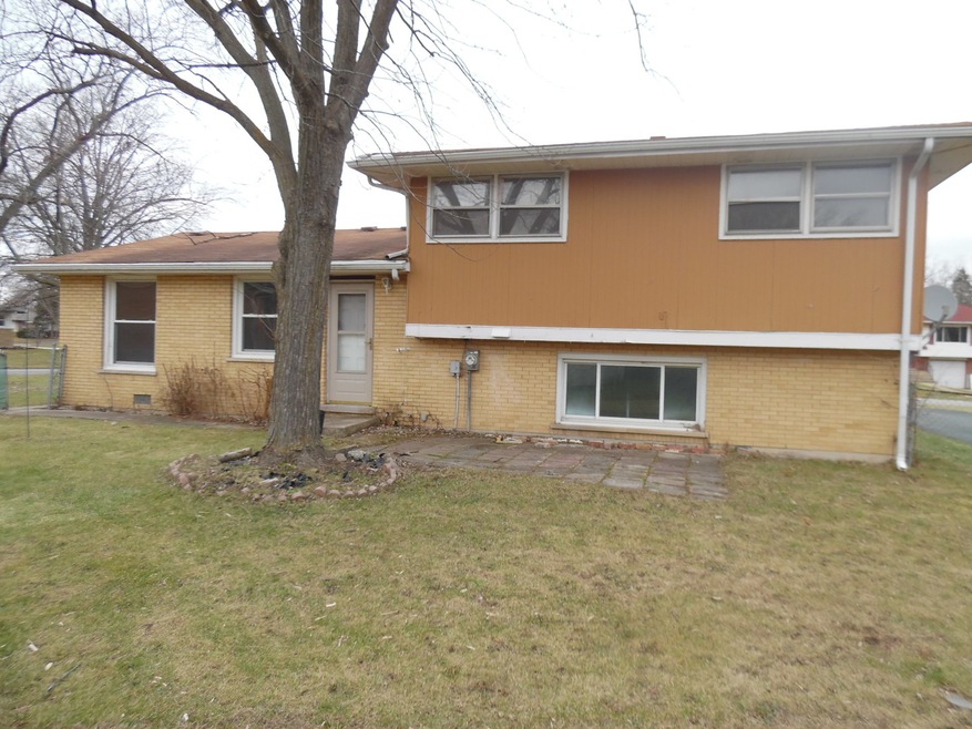 3207 Maple Ln, Hazel Crest, IL 60429 - photo 1