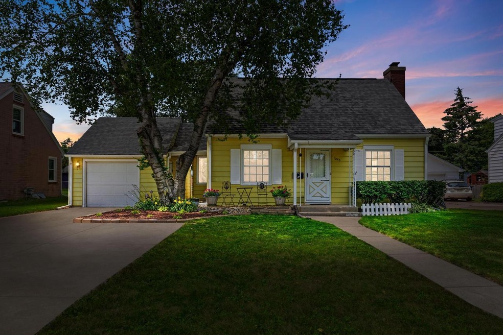 Twilight 1045 8th Ave