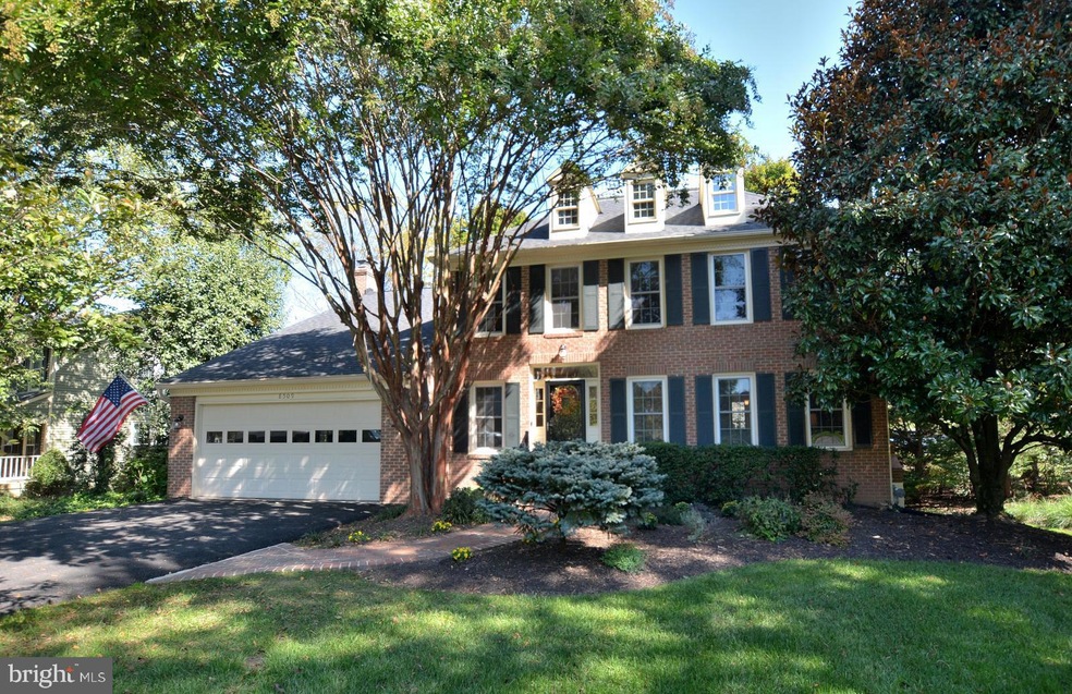 8509 Oak Pointe Way, Fairfax Station, VA 22039 - photo 1