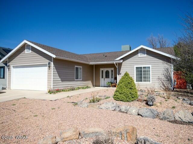 901 S Hunters Run, Show Low, AZ 85901 - photo 1