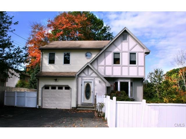 8 Pepes Farm Rd, Milford, CT 06460 - photo 1