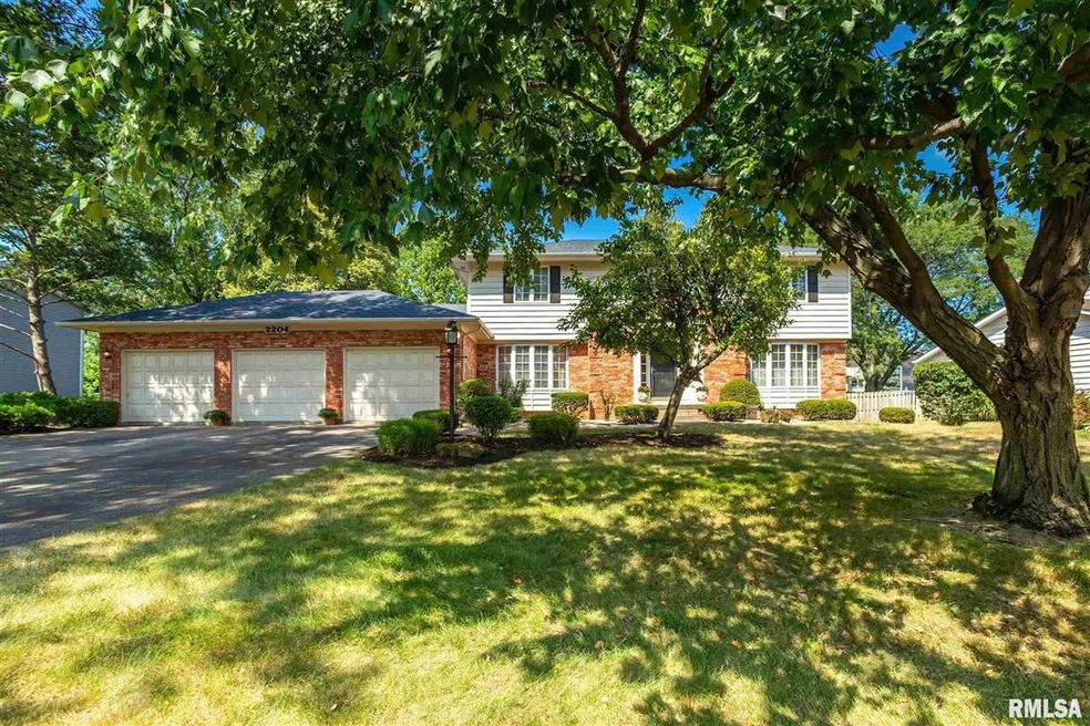 2204 E 45th St, Davenport, IA 52807 - photo 1