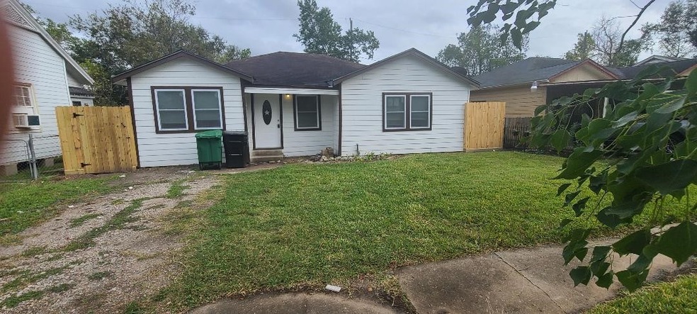 7305 Saint Augustine St, Houston, TX 77021 - photo 1