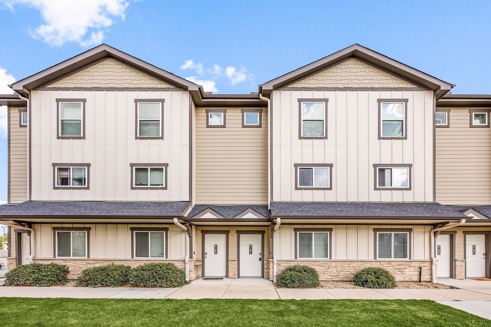 For Rent $1,725/month