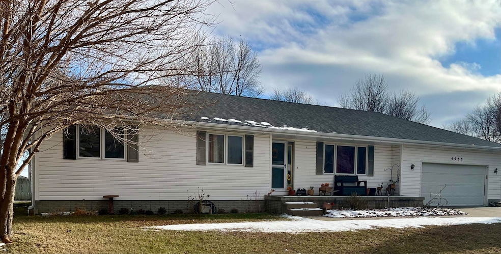 4033 Palace Dr, Grand Island, NE 68803 - photo 1