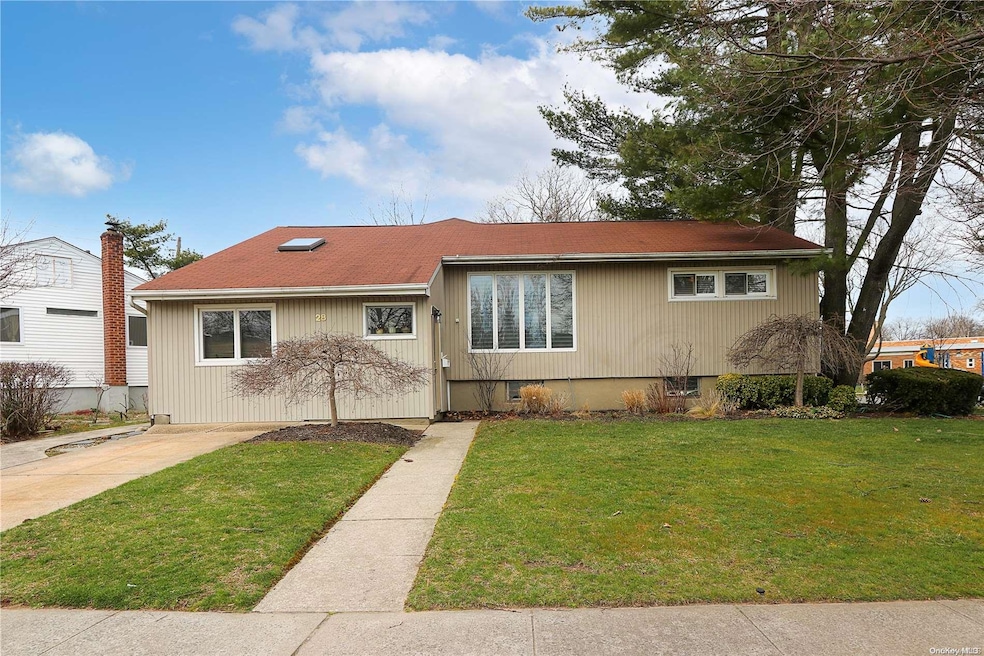 28 Forest Rd, Valley Stream, NY 11581 - photo 1