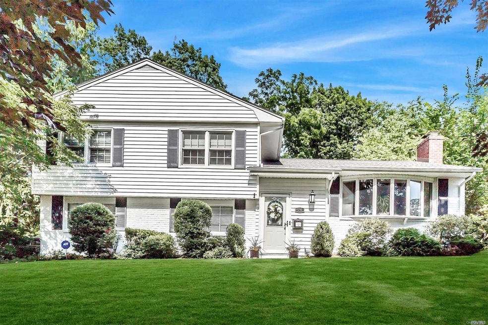 74 Bridge Rd, Manhasset, NY 11030 - photo 1