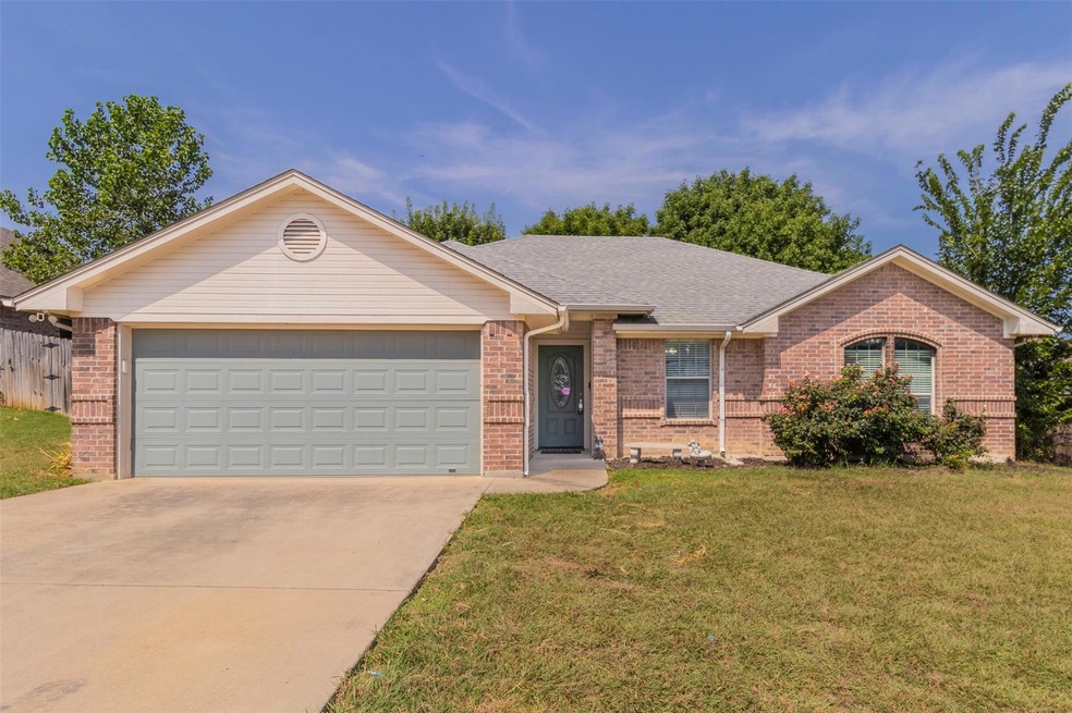 329 Clark Ave, Weatherford, TX 76085 - photo 1