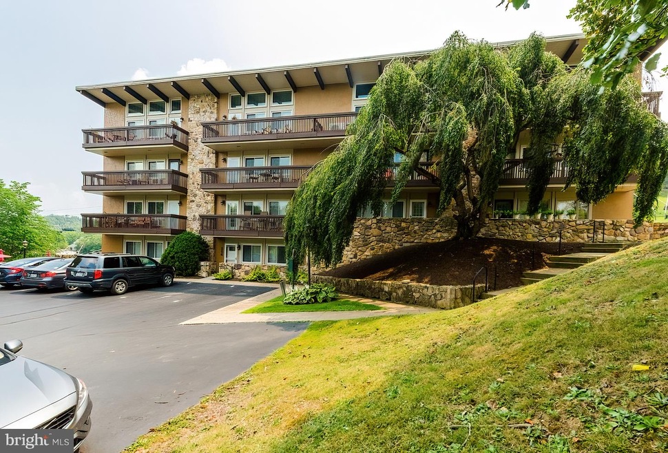 1836 Fairway Dr unit 218, Basye, VA 22810 - photo 1