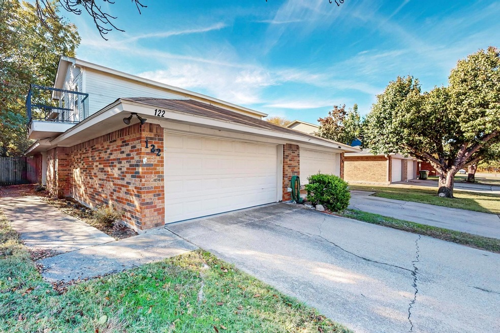 122 Myers Dr, Fort Worth, TX 76108 - photo 1