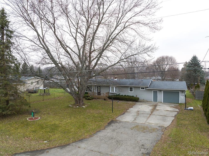 6025 Freedom Ln, Flint, MI 48506 - photo 1