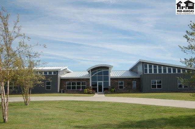 1536 Iron Horse Rd, Mc Pherson, KS 67460 - photo 1