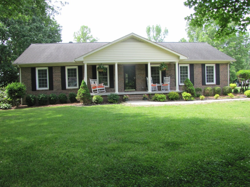 768 Dawnville Rd NE, Dalton, GA 30721 - photo 1