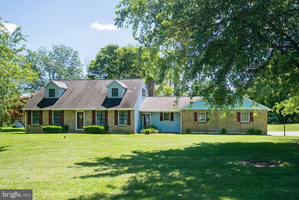 512 Indian Ln, Boyertown, PA 19512 - photo 1