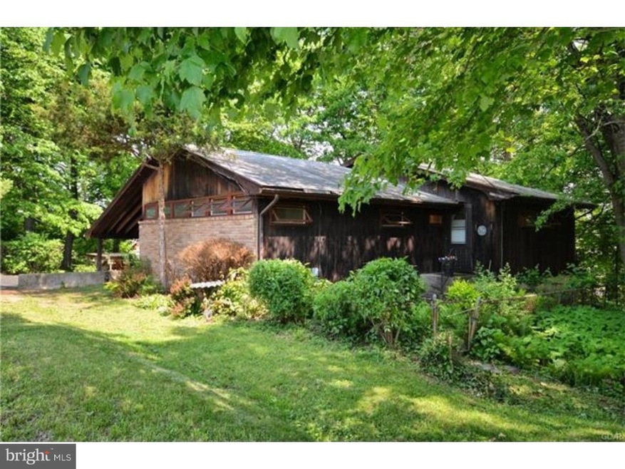 227 Delaware Ln, Whitehall, PA 18052 - photo 1