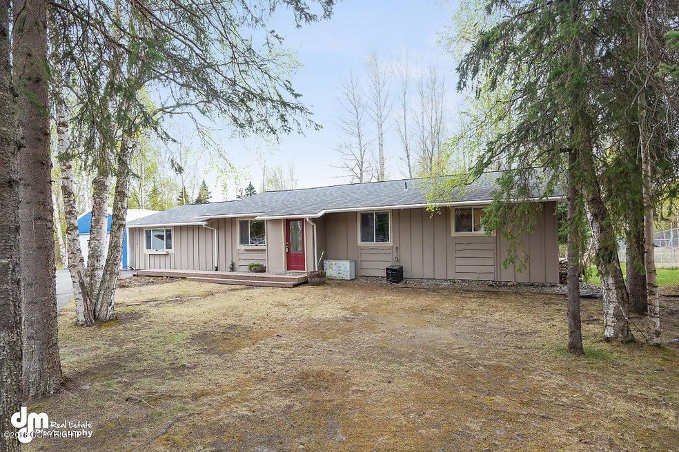 Exterior Front_Kristian_53-SMALL