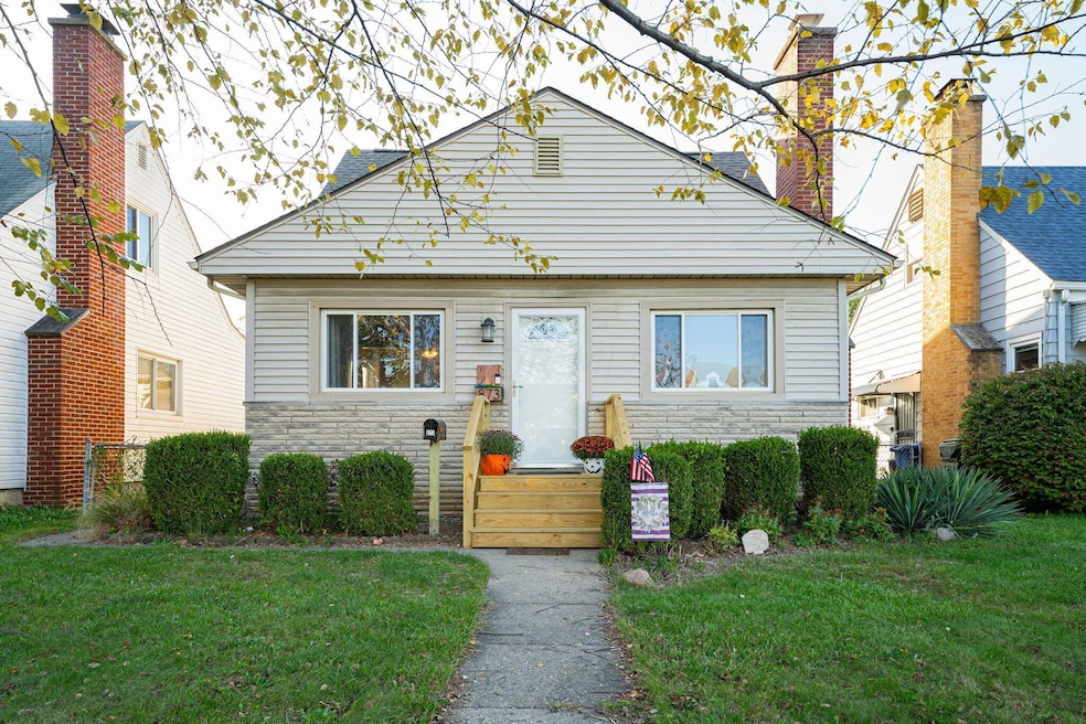 873 Chestershire Rd, Columbus, OH 43204 - photo 1