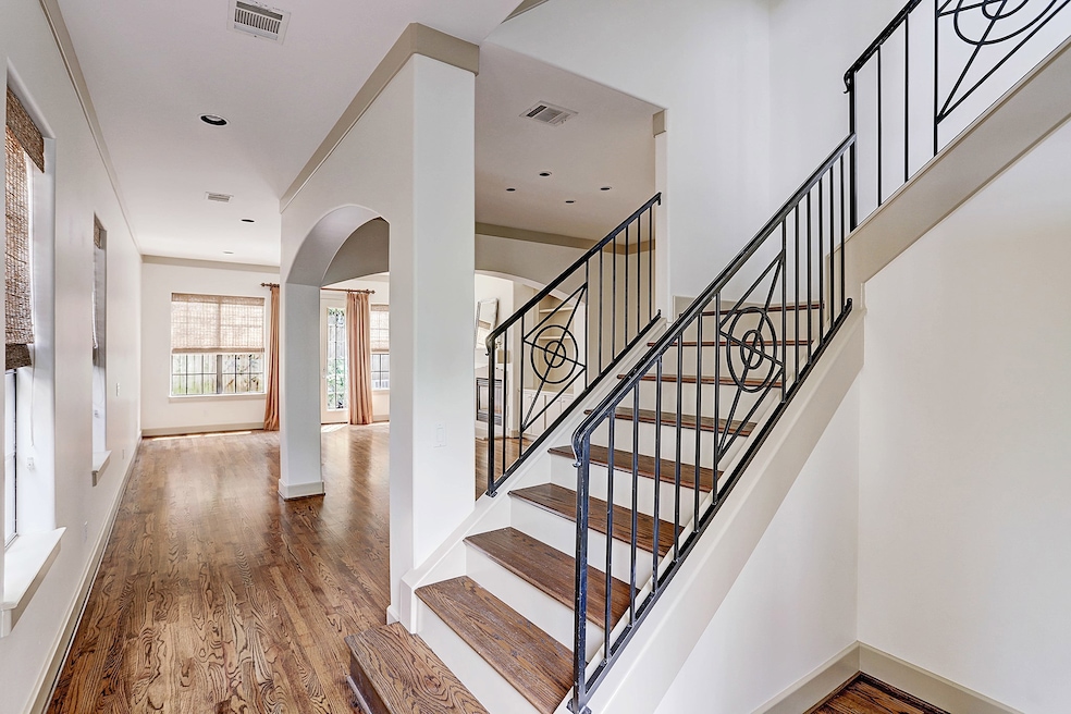 2009 Hazard St, Houston, TX 77019 - photo 1