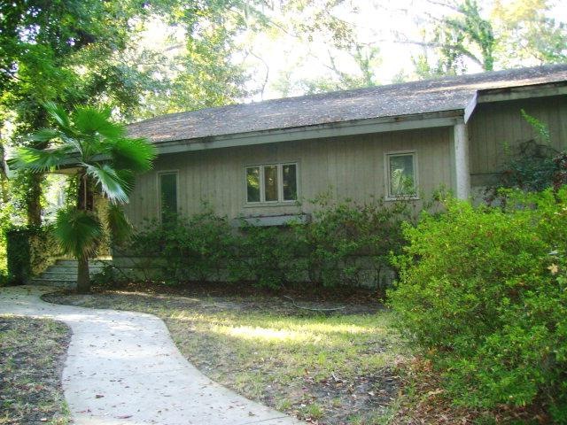 128 Dunbarton Dr, Saint Simons Island, GA 31522 - photo 1