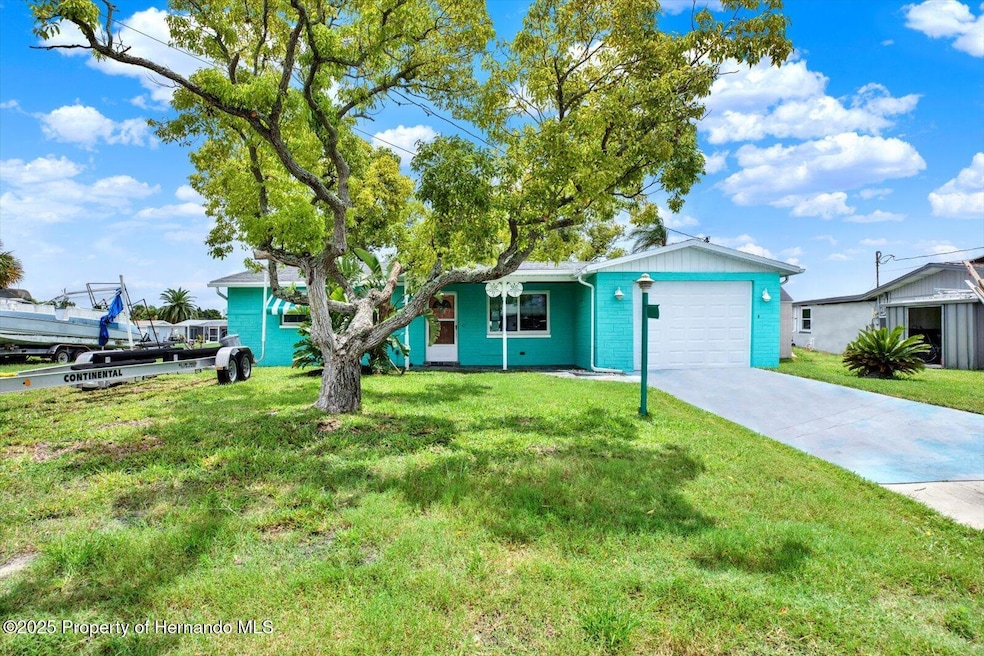 13332 Lisa Dr, Hudson, FL 34667 - photo 1