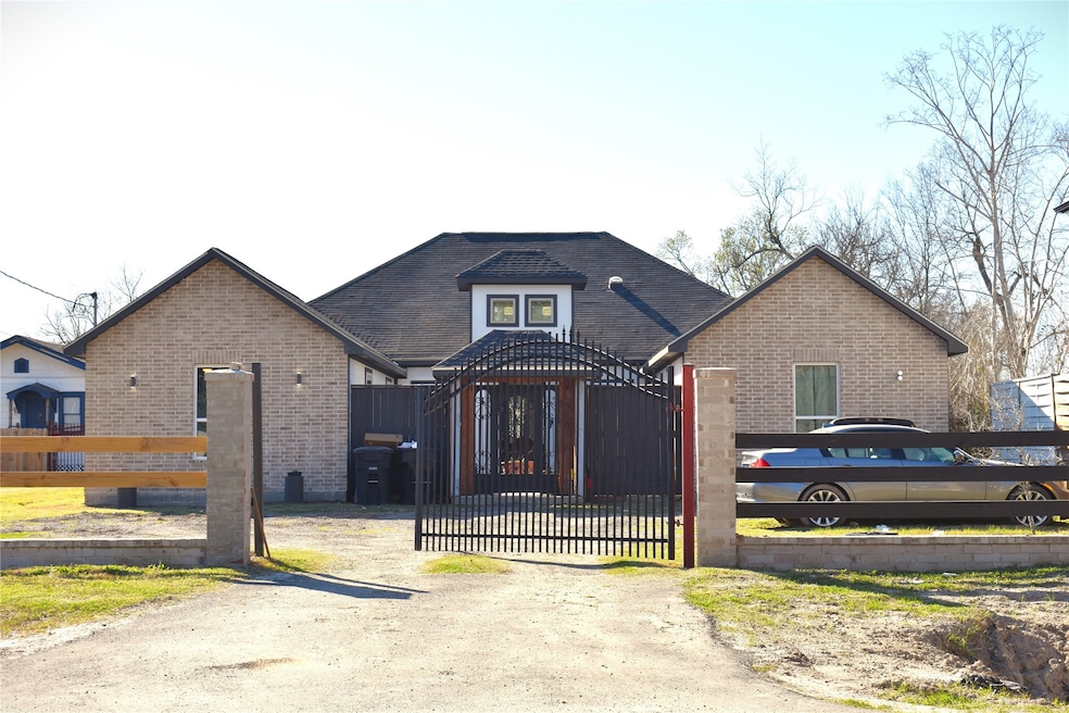 6801 Glass St, Houston, TX 77016 - photo 1