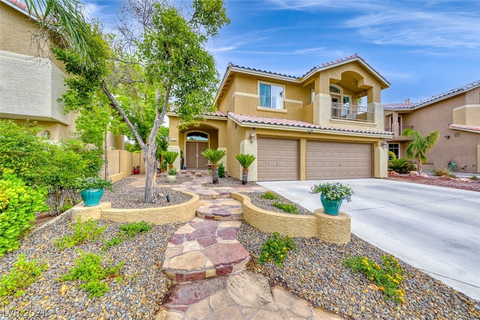 Front - Walk Up - 3 Car - Spacious Driveway