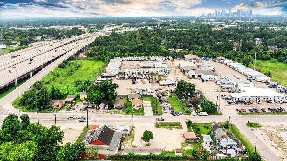 3317 Bennington St, Houston, TX 77093 - photo 1