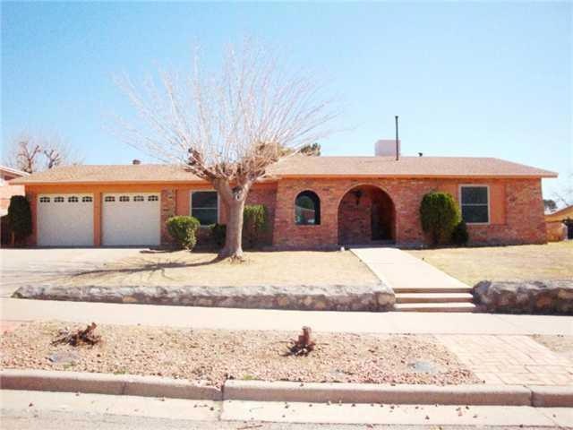 10821 Sombra Verde Dr, El Paso, TX 79935 - photo 1