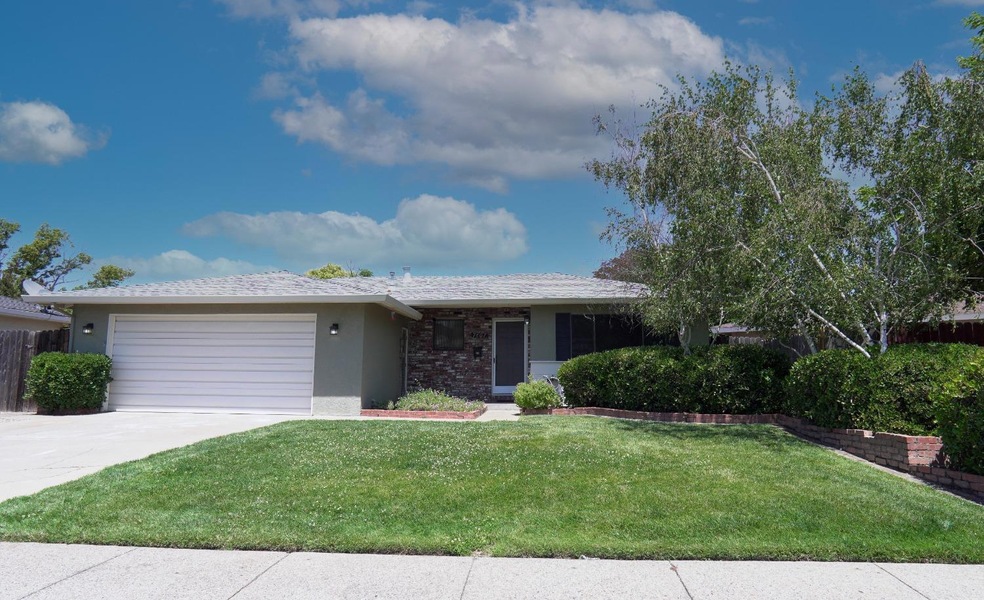 7607 Prescott Way, Sacramento, CA 95823 - photo 1