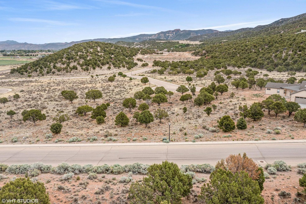 921 S 1600 W unit 1, Parowan, UT 84761 - photo 1