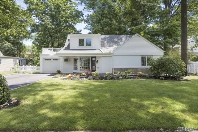 63 Plymouth Rd, Great Neck, NY 11023 - photo 1