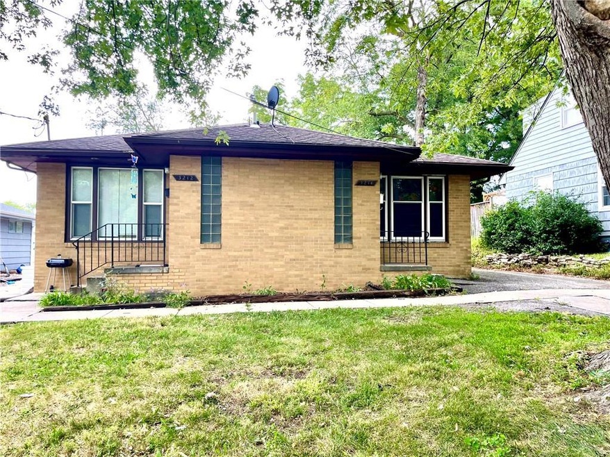 3212 57th St, Des Moines, IA 50310 - photo 1