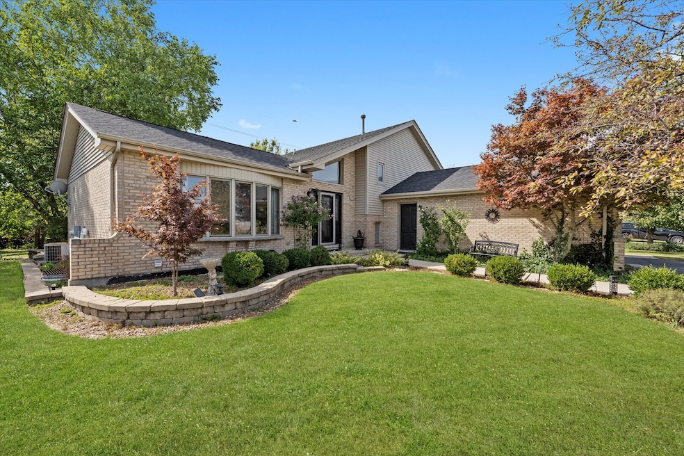 14748 S Carlton Ln, Homer Glen, IL 60491 - photo 1