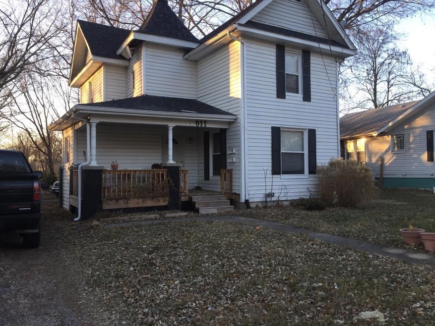 911 N Eighth St (front of house)