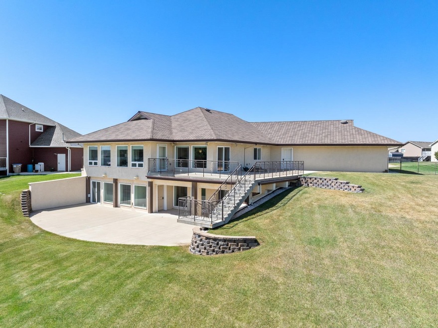 Under Contract $799,900