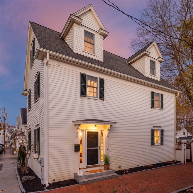 17 Lunt St, Newburyport, MA 01950 - photo 1