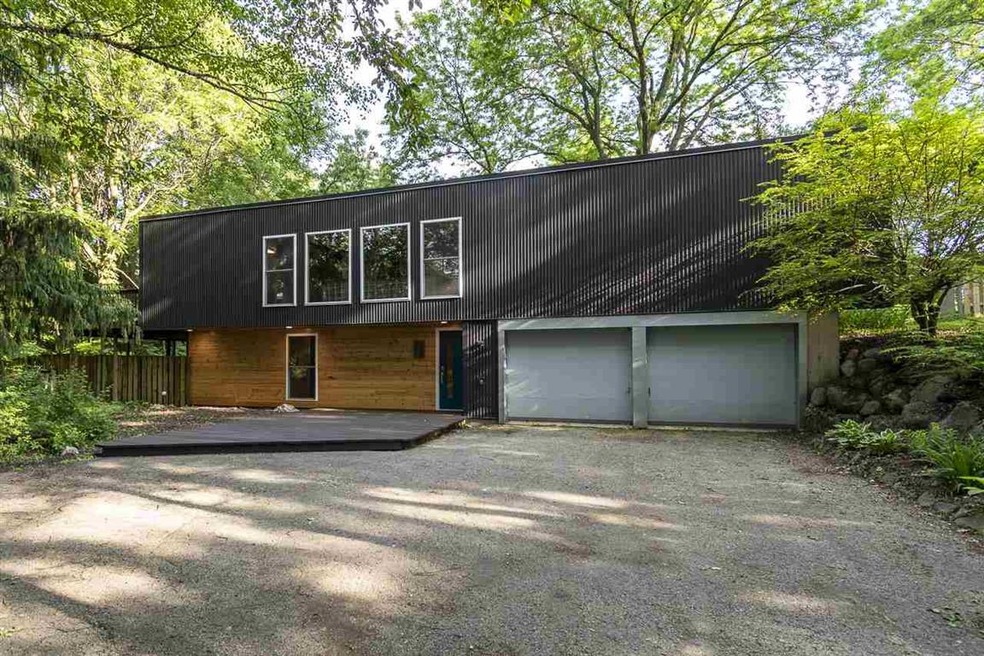 5543 Shamrock Ln, Fitchburg, WI 53711 - photo 1