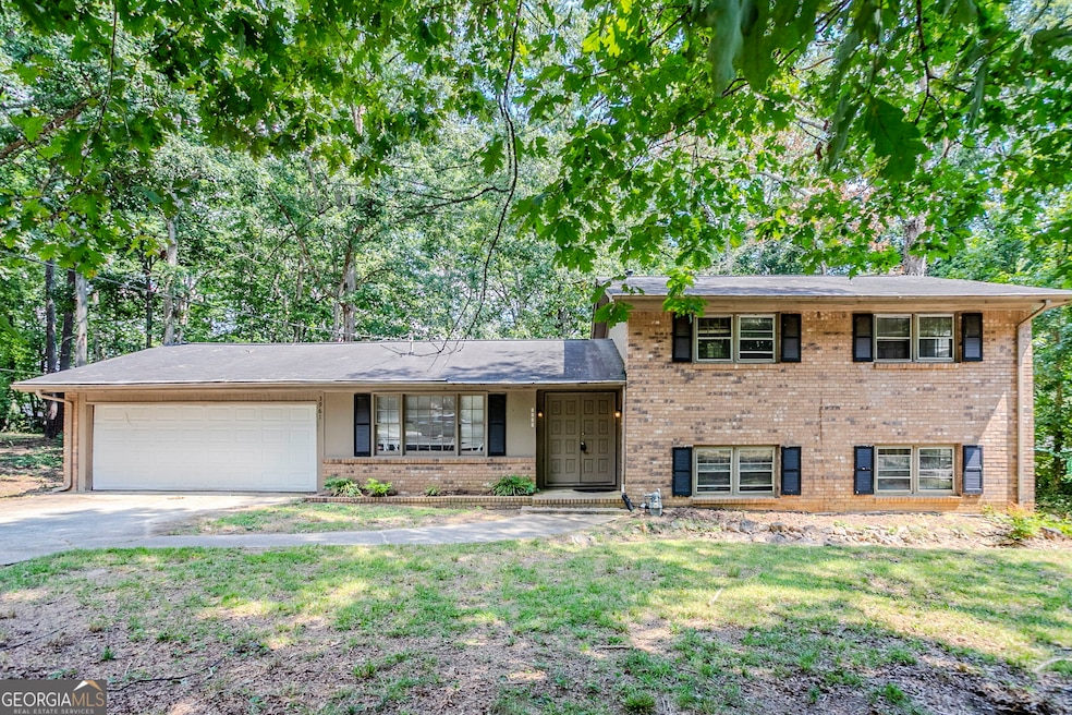 3961 Summit Dr, Douglasville, GA 30135 - photo 1
