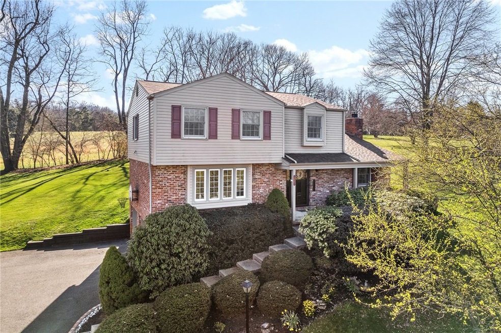 Presenting 1225 Lake Vue Dr