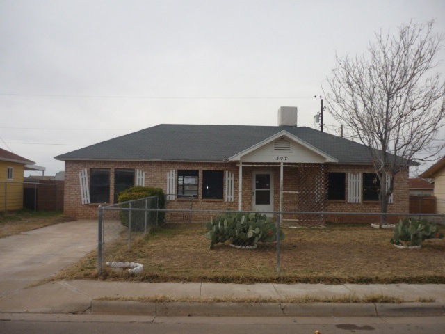 302 Plainview Dr, Alamogordo, NM 88310 - photo 1