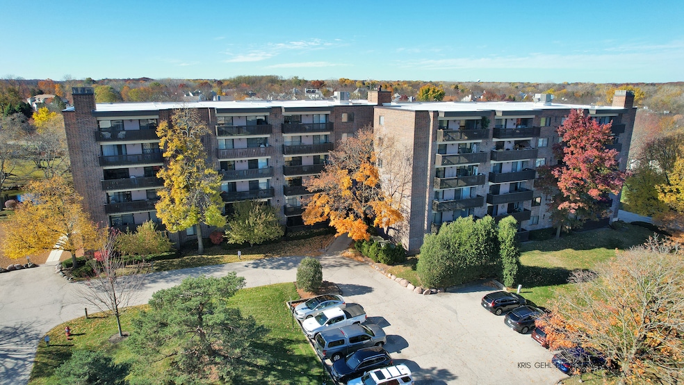 920 Vose Dr unit 208, Gurnee, IL 60031 - photo 1