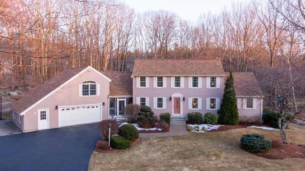 11 Collier Cir, Spencer, MA 01562 - photo 1