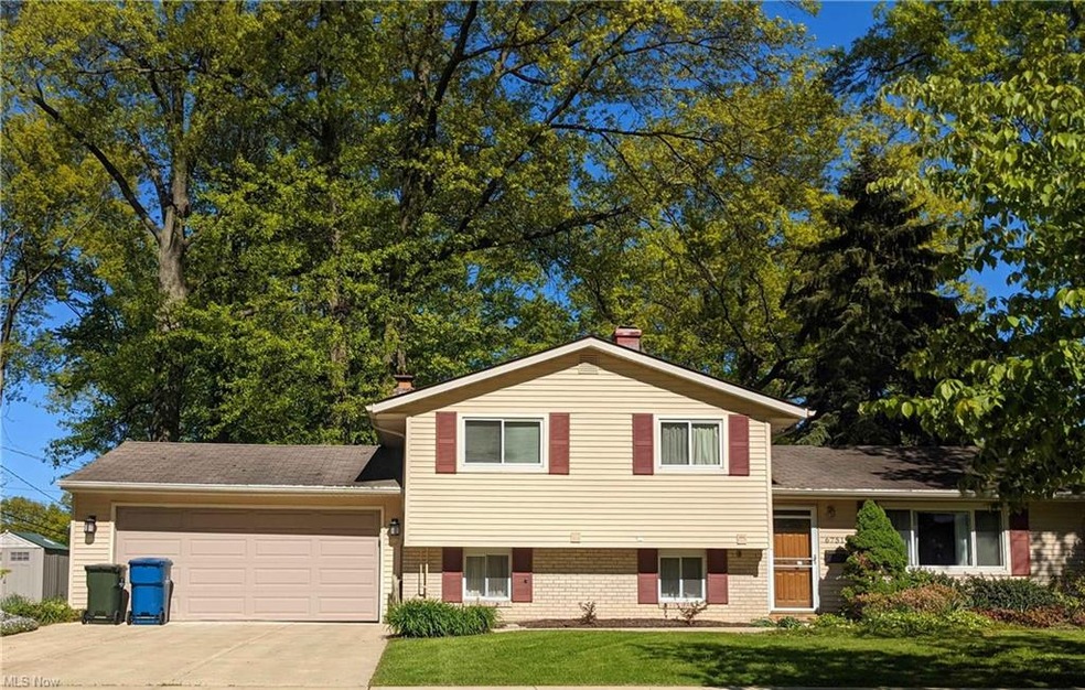 Delightful Split-Level in North Olmsted.  On the m