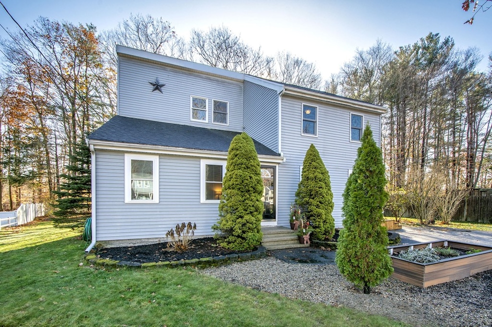 32 Eleanor Ln, Rockland, MA 02370 - photo 1